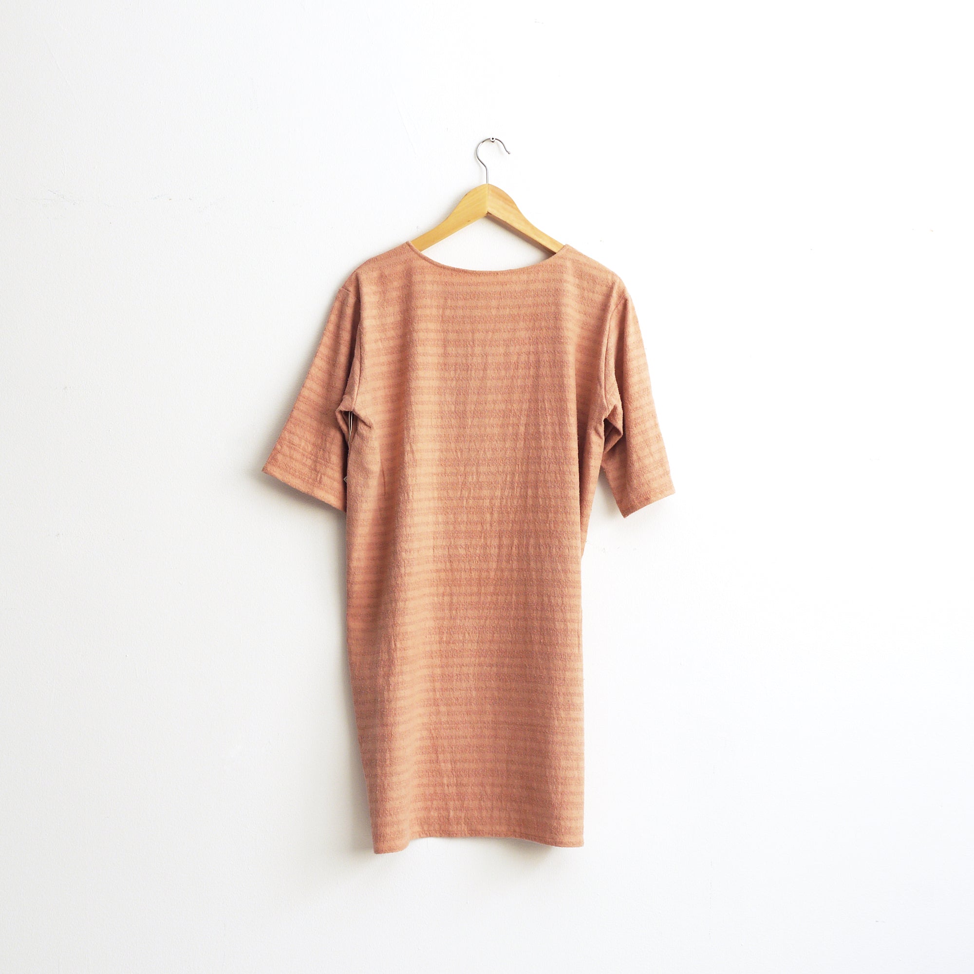 Raw silk knit dress. Plant dye dress with half sleeves. Size M.