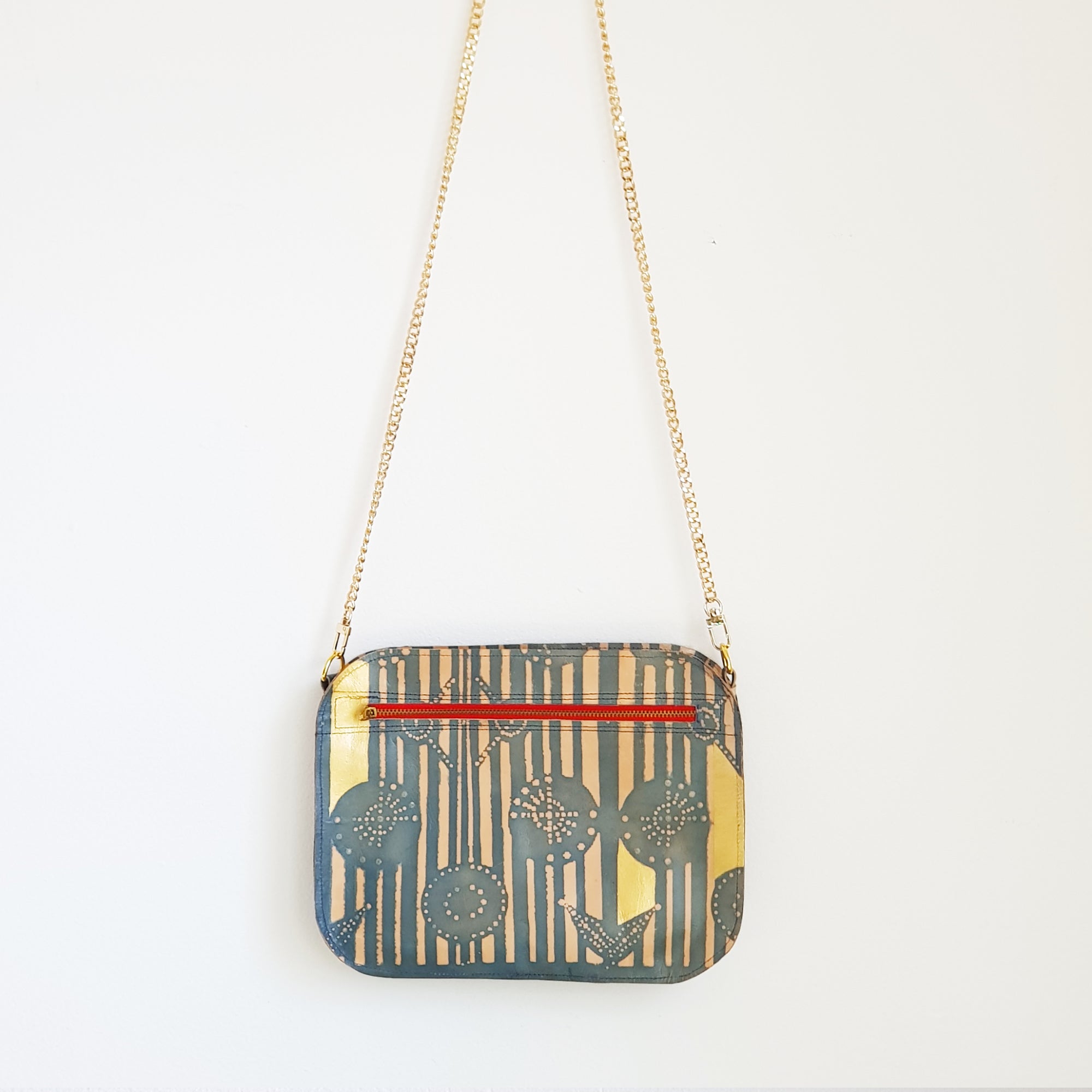 BELLE simple shoulder bag with adjustable handle