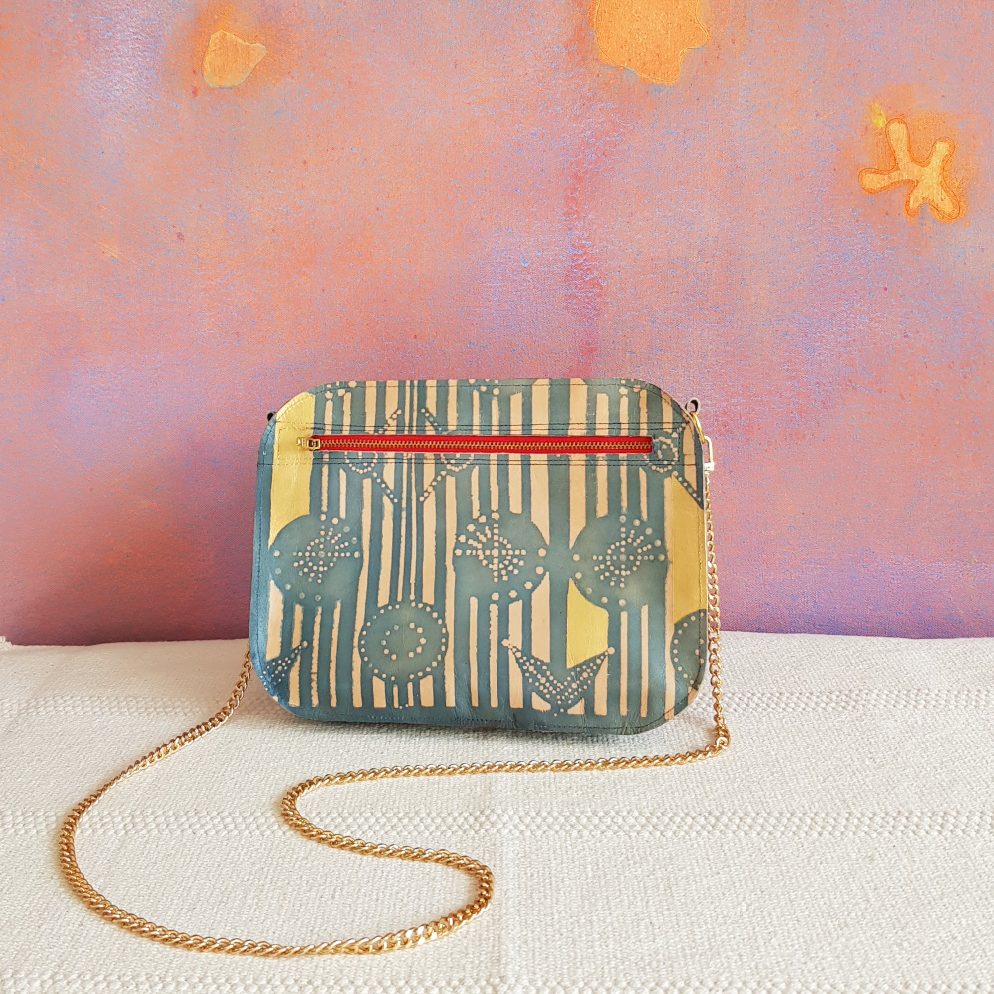 BELLE simple shoulder bag with adjustable handle