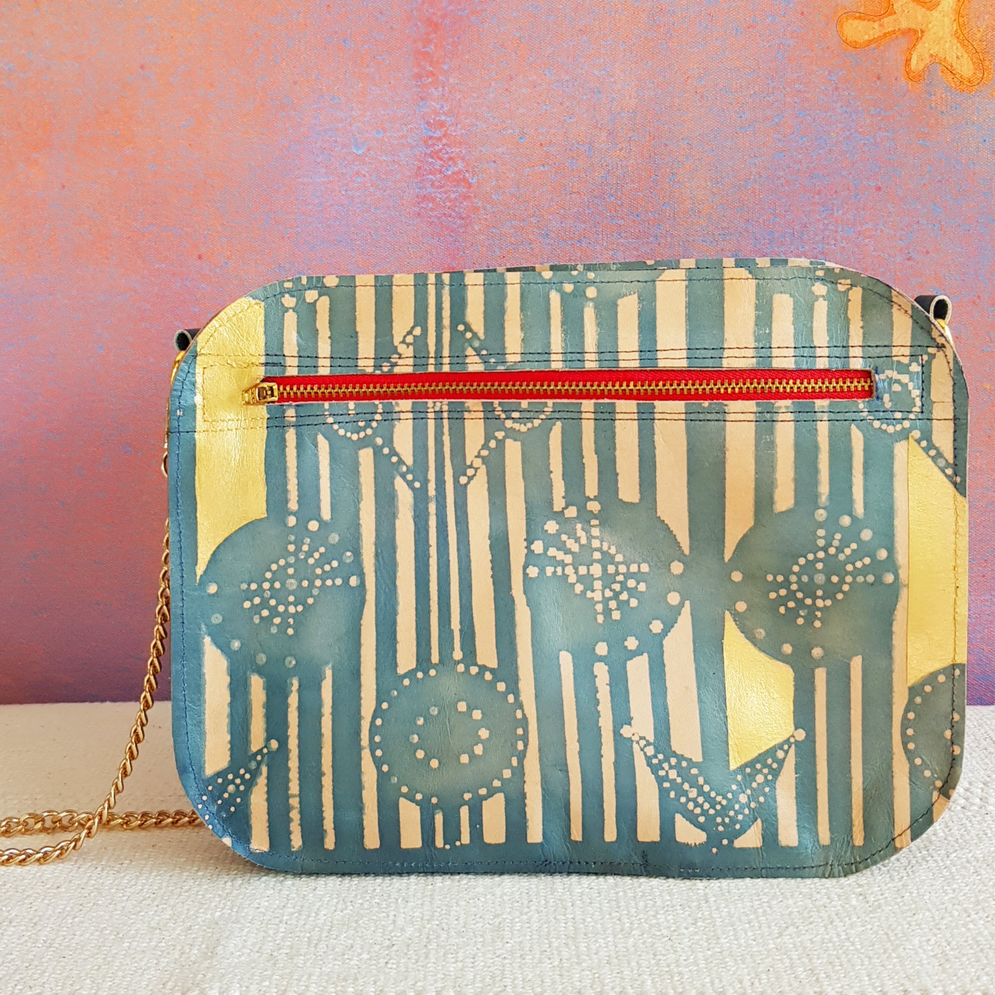 BELLE simple shoulder bag with adjustable handle