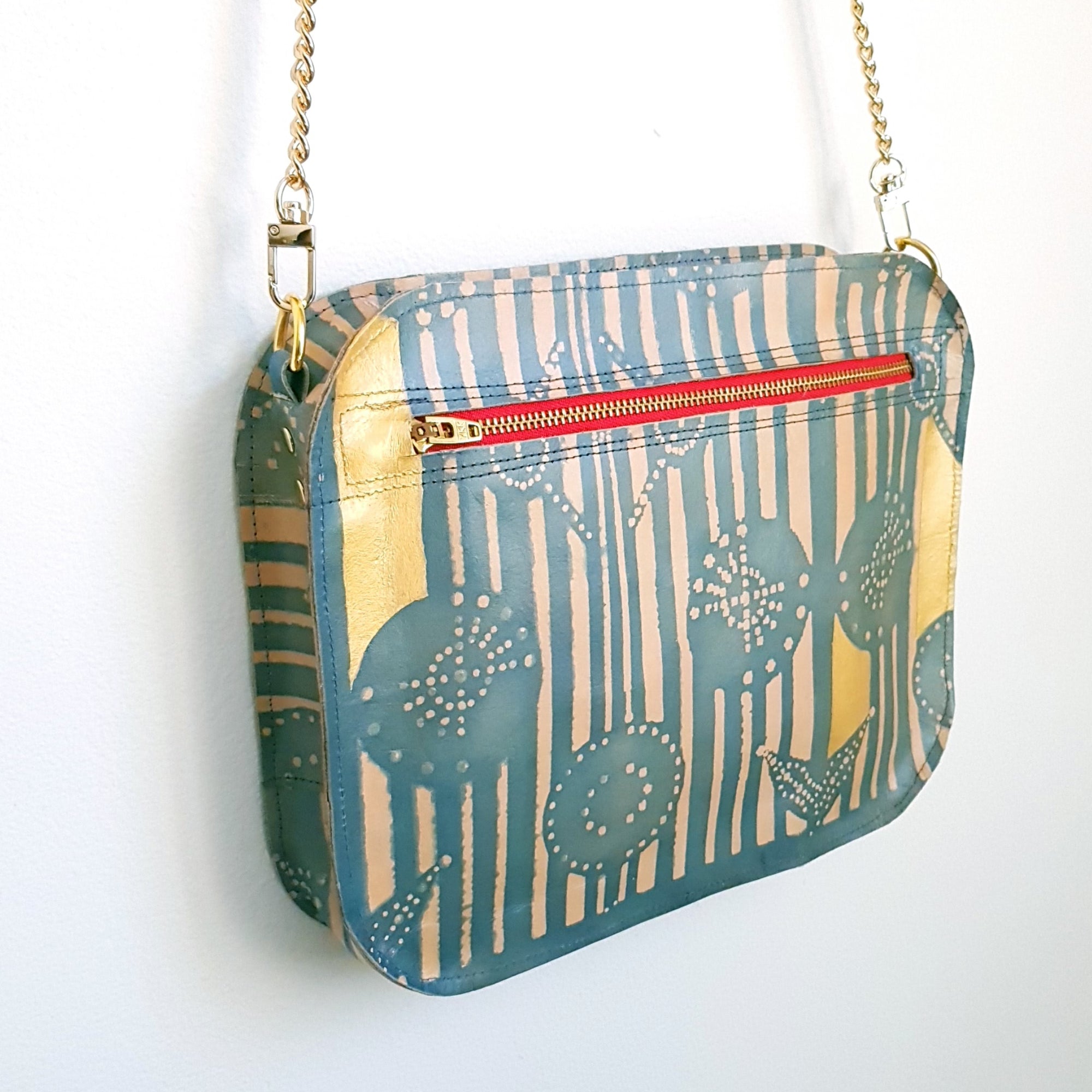 BELLE simple shoulder bag with adjustable handle