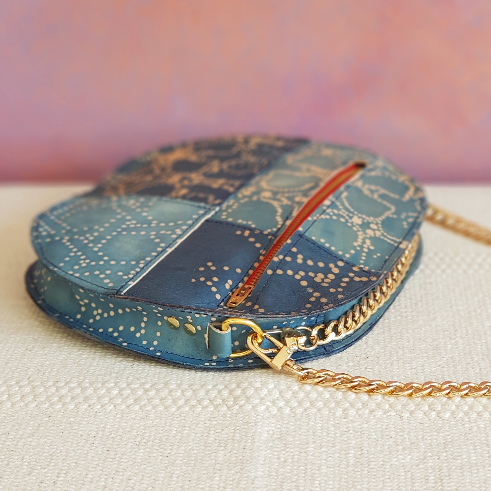 PATCH 03. Mini shoulder bag with adjustable chain strap