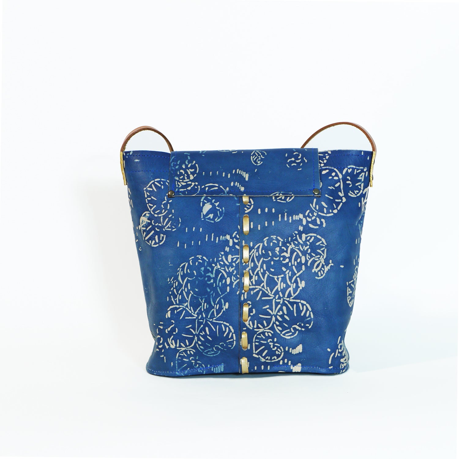 FLORAL INDIGO bucket shoulder bag.