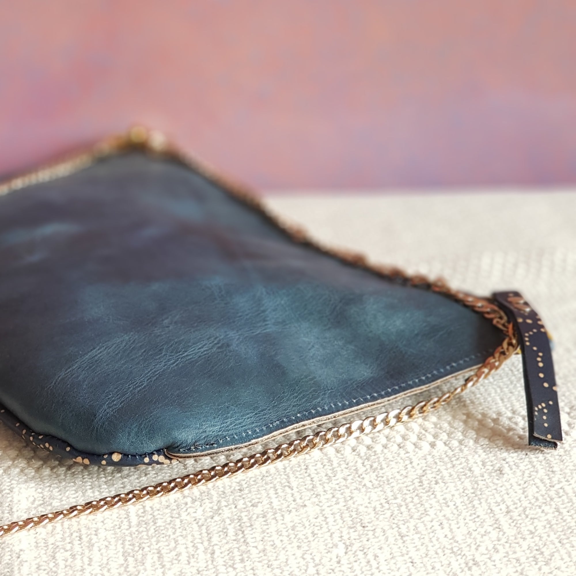 TEA STAIN no.05 simple shoulder bag with adjustable handle